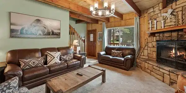 560 Lakewood Lane