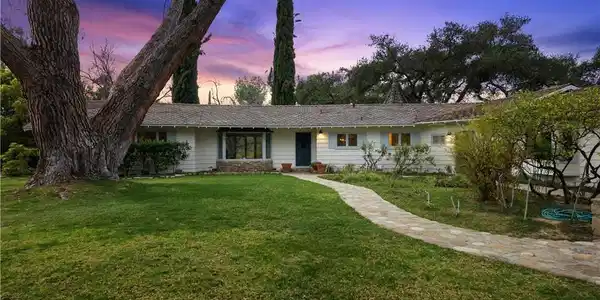 3490 E Ojai Avenue