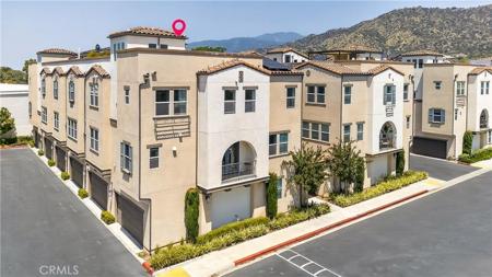 623 W Foothill
