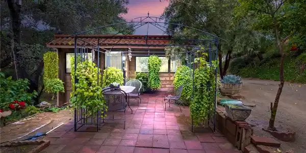 42185 Oak Canyon