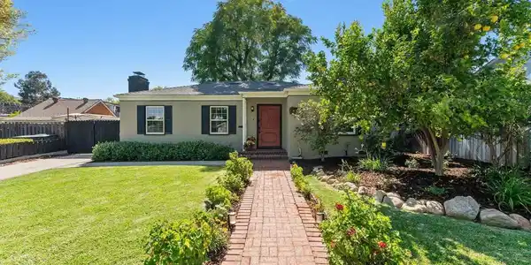 395 N Daisy Avenue