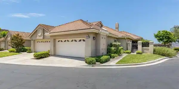 27589 Paseo Segovia