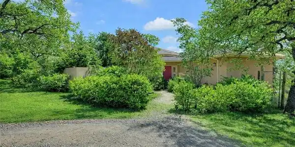 9018 Winding Way