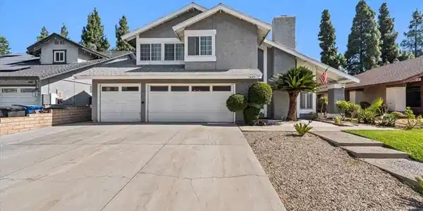 1445 E Bermuda Dunes