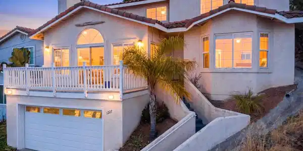 1227 La Mesa Ave