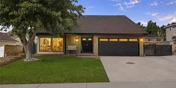 28975 Lotusgarden Dr