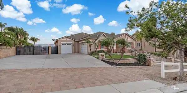 1426 Valley Drive