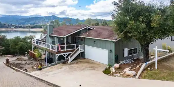 8744 Bluff Court