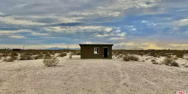 1476 Hales Drive