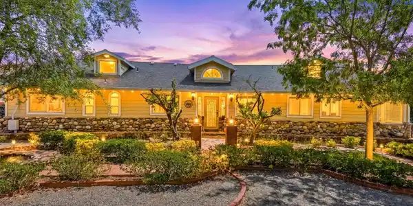 1577 Oak Land