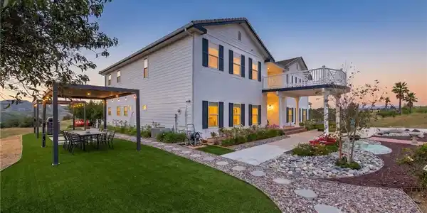 22252 Monte Rancho Dr