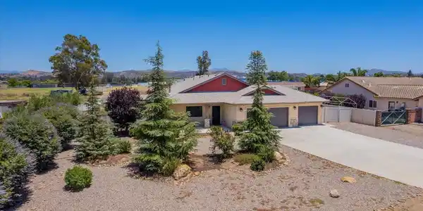 1208 Ledesma Ln