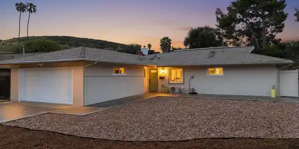 12401 Metate Lane