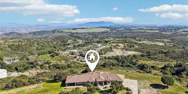 40000 Valle Vista