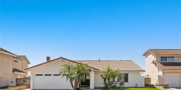 26536 Avenida Veronica