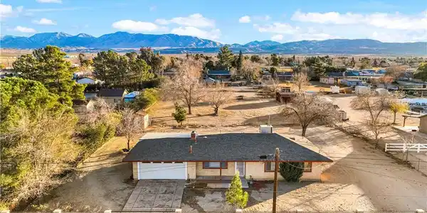 9428 E Avenue T6