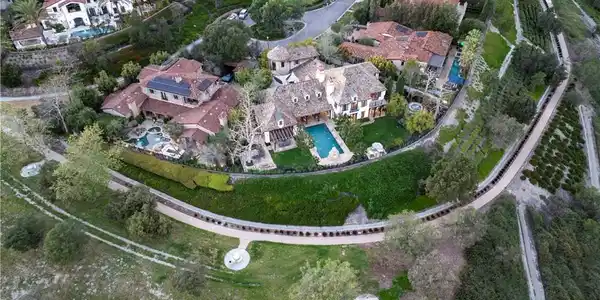 18 Mission Ridge Road