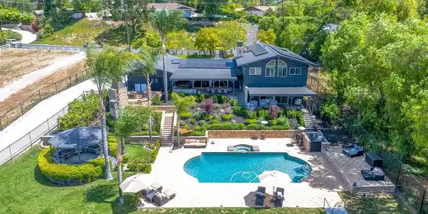 1631 Hauser Cir