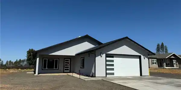 6239 Fern Lane