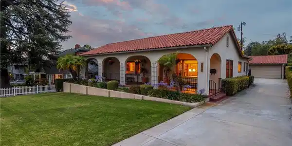 209 N Sunset