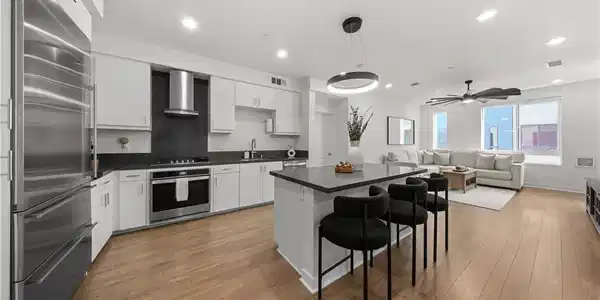 2412 Nolita