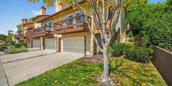 6998 Camino Degrazia