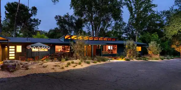 2046 Los Encinos Road