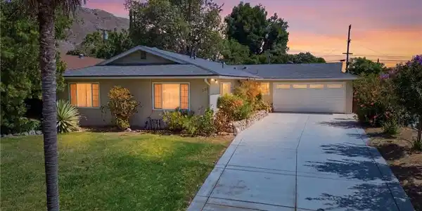 222 Green Oaks