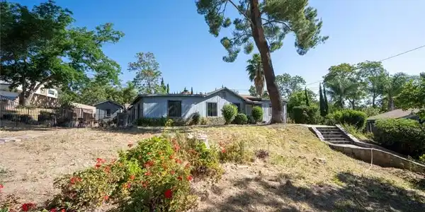 28717 Bouquet Canyon