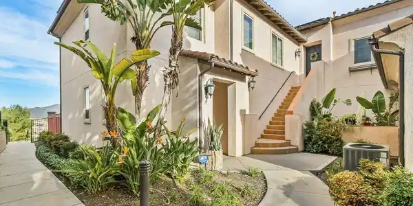 2233 Capistrano Way