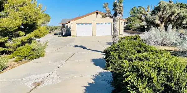 9425 Mountain Road