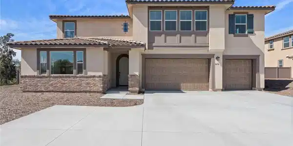 1670 Amanda Glen
