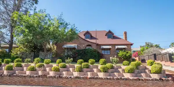 975 Loma Vista Place