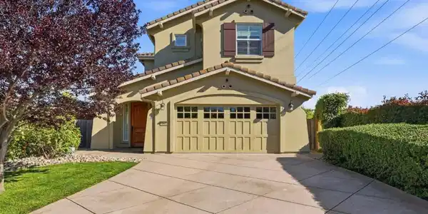 15425 La Rocca Place