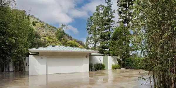 1726 Stone Canyon Road