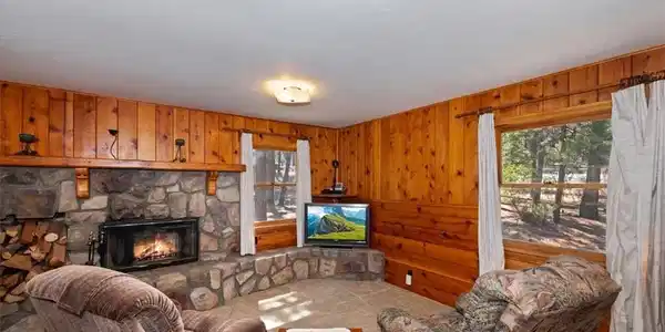 1012 E Country Club