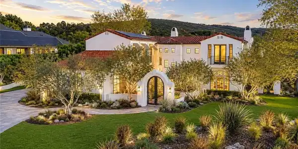 2 Havenhurst Drive