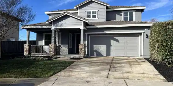 1689 Sycamore Dr
