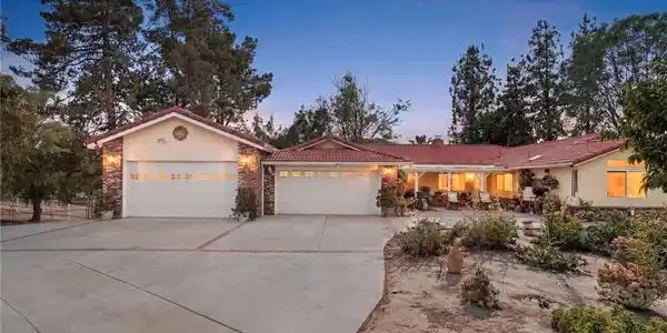 16620 Rocky Glen Road