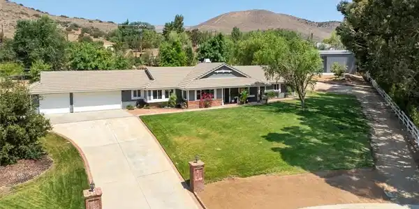 3627 Spanish Bit Drive