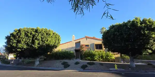 464 E Calle Begonia