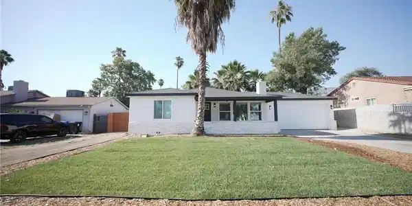 1510 E Eureka