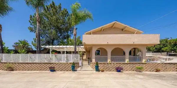10042 Casa De Oro Blvd