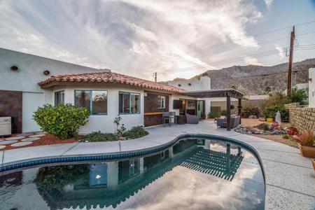 52525 Avenida Obregon