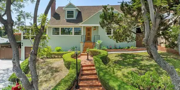 8865 Country Club Place