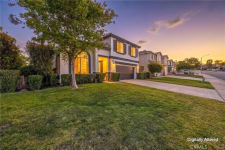 8402 Lindenhurst
