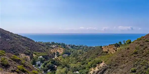 5767 latigo canyon Road