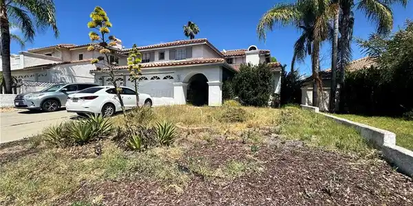 24502 Avenida Arconte