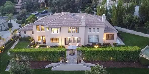 725 Carriage House Drive