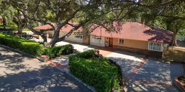 4762 Rosebank Drive